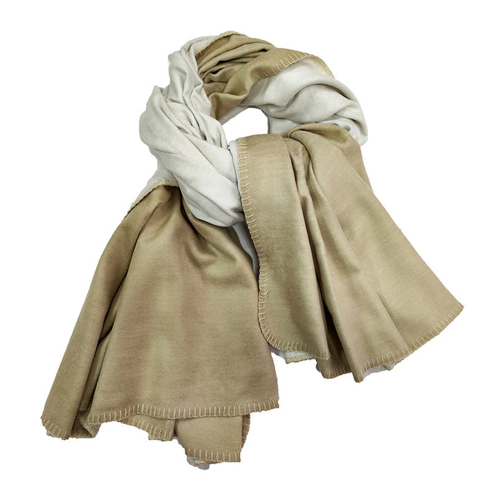 Women's Elegant and Warm Scarf with Modern Check Pattern Bowlift