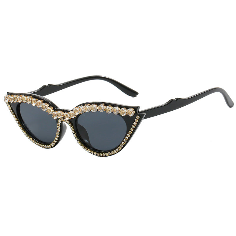 Women's Cat-Eye Sunglasses with Sparkling Rhinestones Bowlift