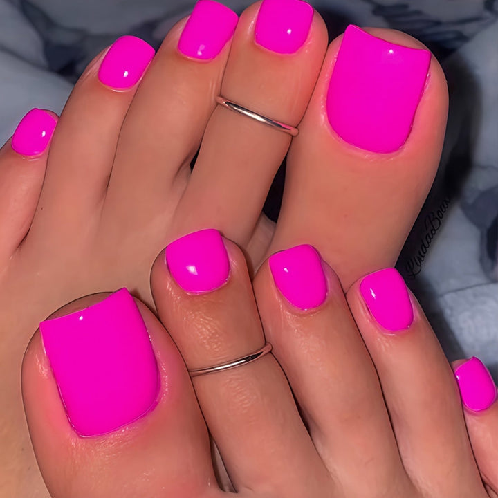 Artificial Nails Set with Shine and Elegant Designs Bowlift