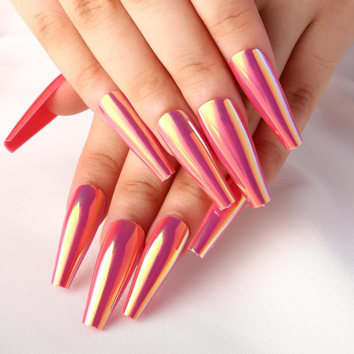 Artificial nails with holographic shine Bowlift