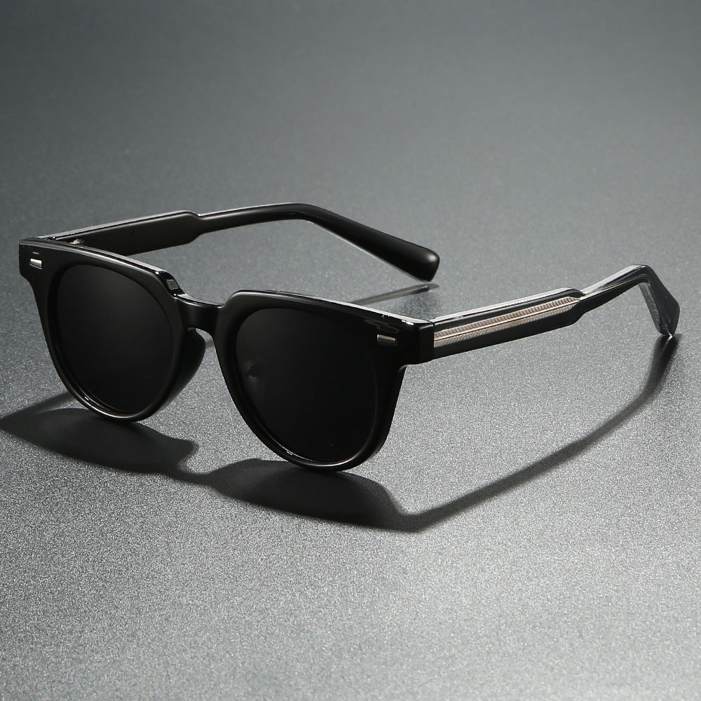 Ladies fashionable sunglasses in elegant retro design Bowlift