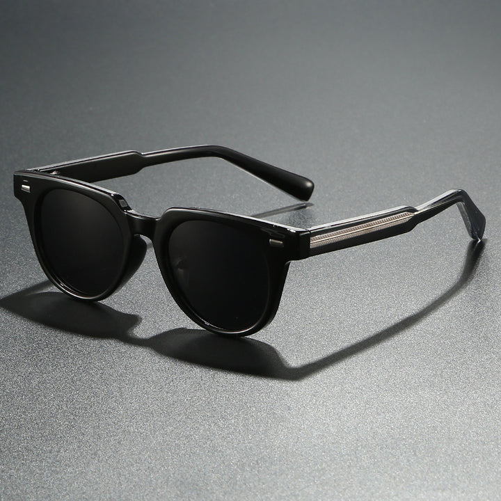 Ladies fashionable sunglasses in elegant retro design Bowlift