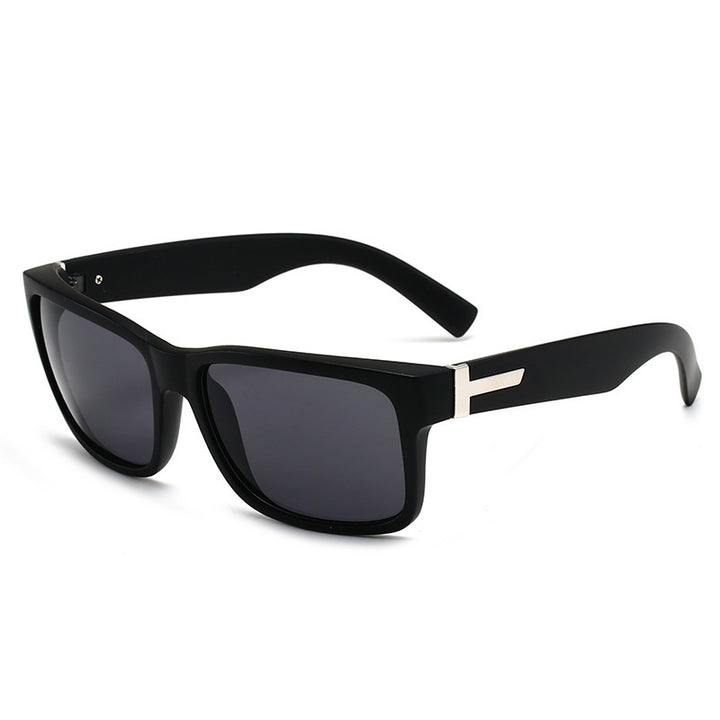 Ladies Stylish Sunglasses with Distinctive Frame Bowlift