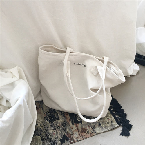 Everyday handbag with spacious interior and sturdy design Bowlift
