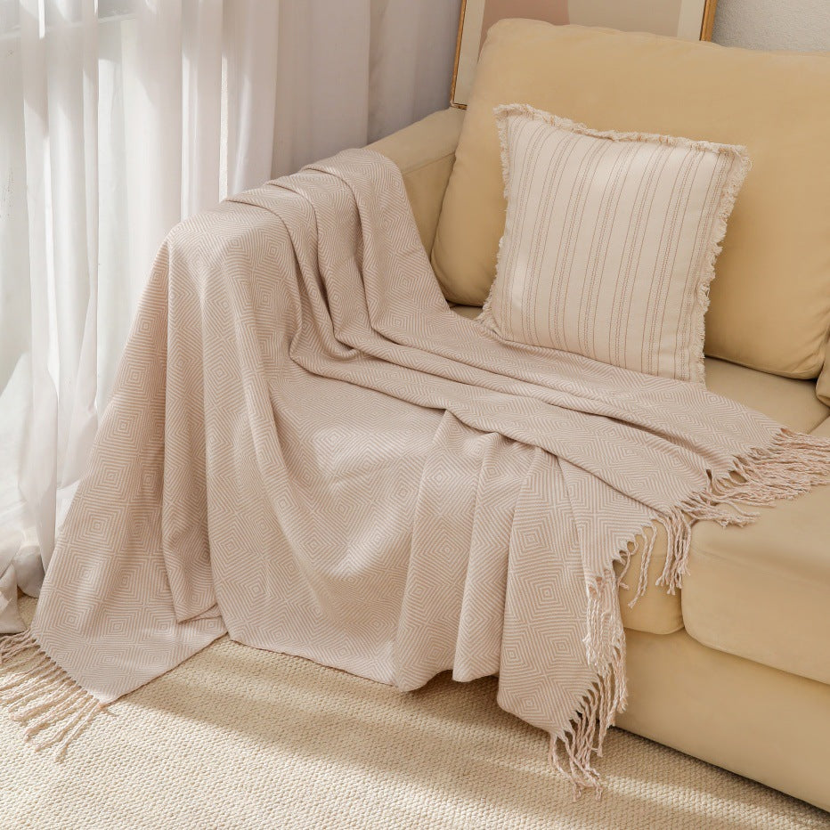 Cozy Geometric Throw Blanket