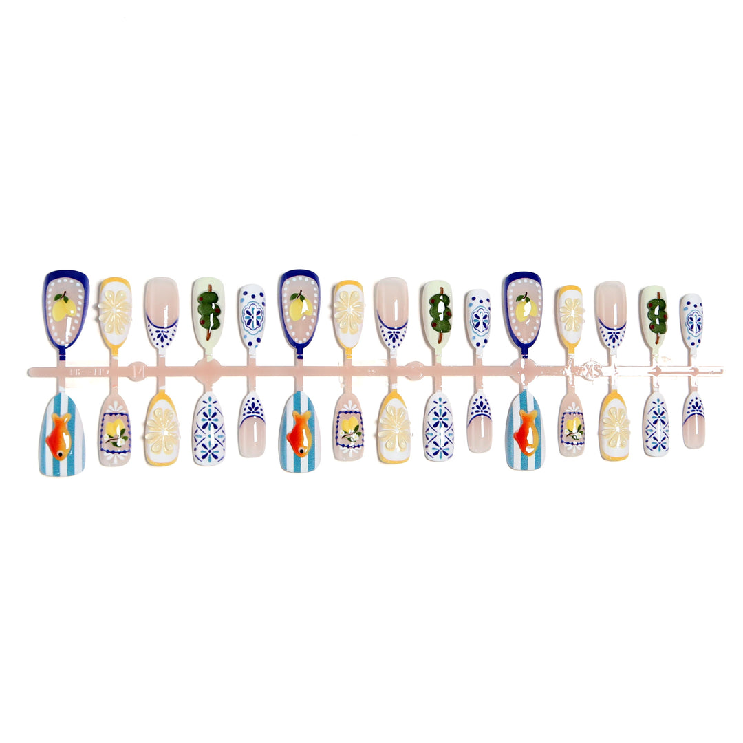 Creative nail art set with floral and animal designs Bowlift