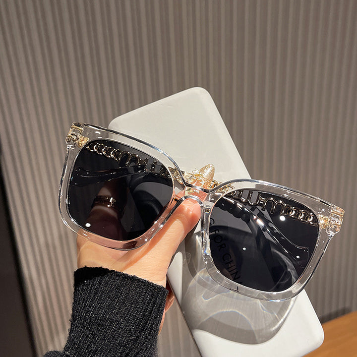 Ladies trendy square sunglasses with elegant frame and stylish gold accent Bowlift