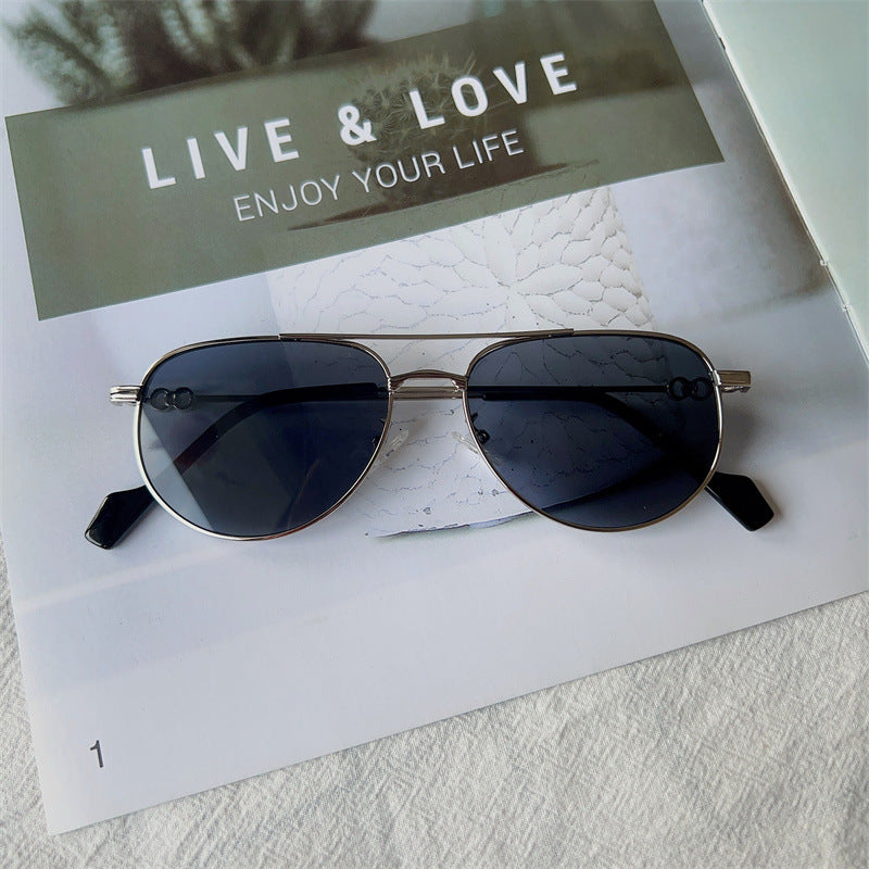 Vintage-Inspired Aviator Sunglasses Bowlift