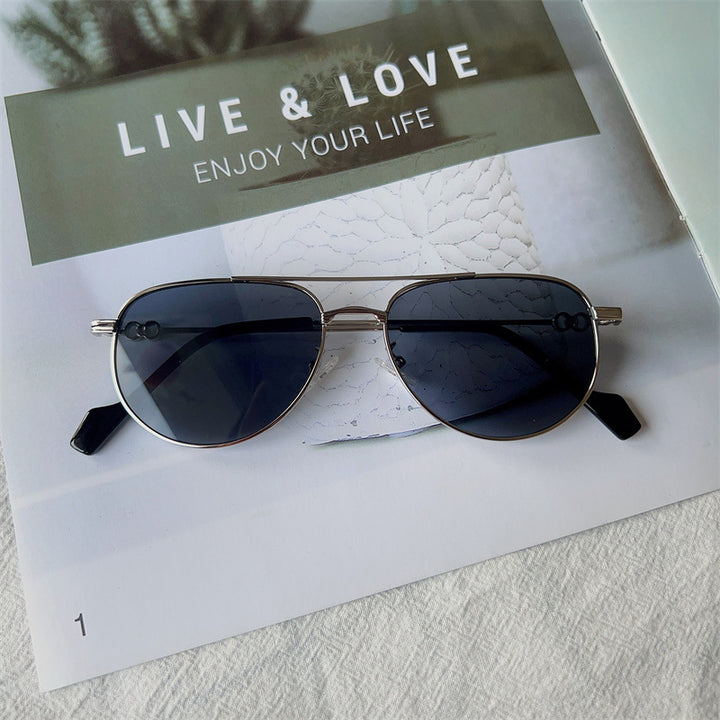 Vintage-Inspired Aviator Sunglasses Bowlift