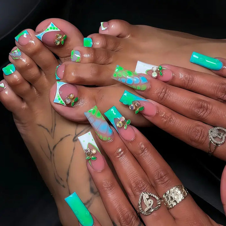 Artistic Floral-Inspired Press-On Nail Set Bowlift