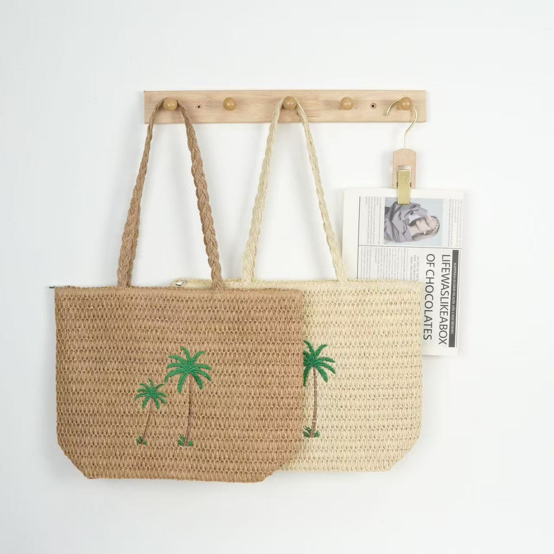 Beach bag with handcrafted palm pattern Bowlift