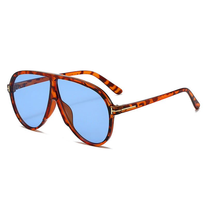 Women's large sunglasses with modern design and protective lenses Bowlift