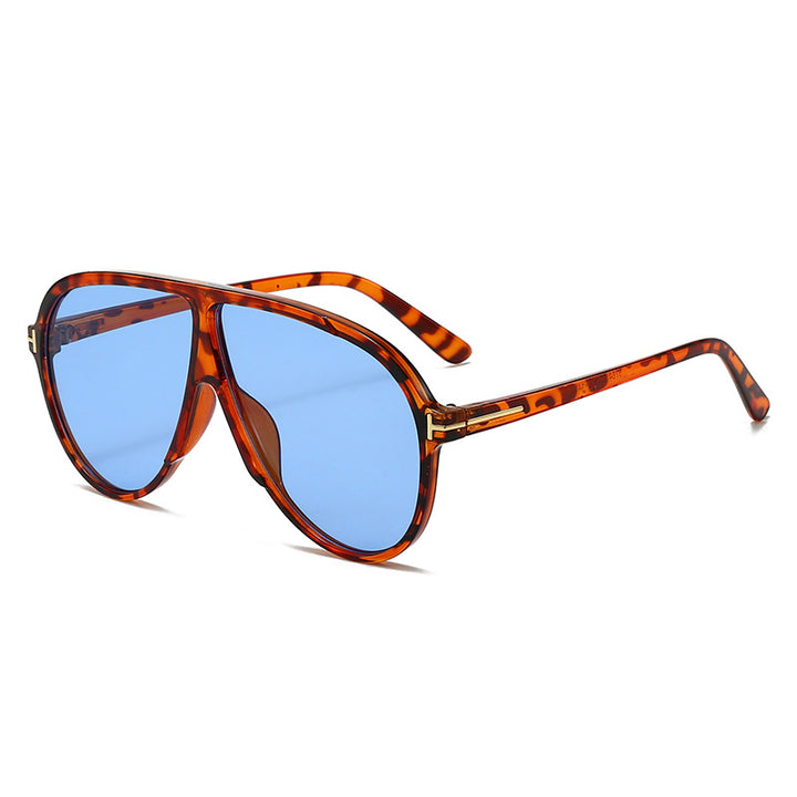 Women's large sunglasses with modern design and protective lenses Bowlift