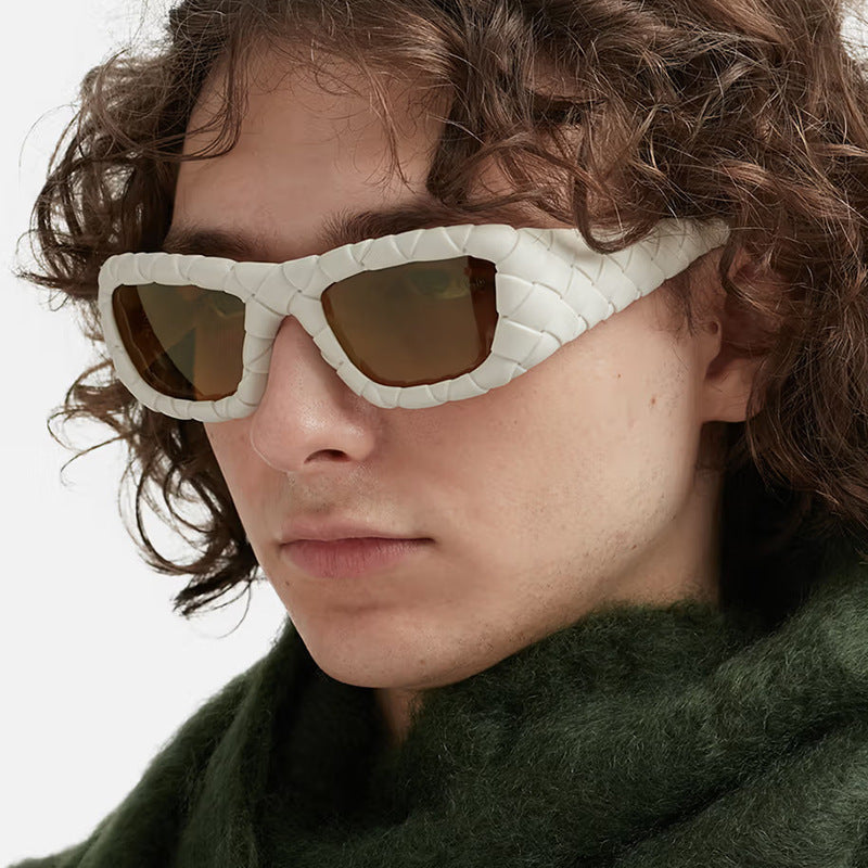 Ladies extravagant sunglasses with textured frame Bowlift