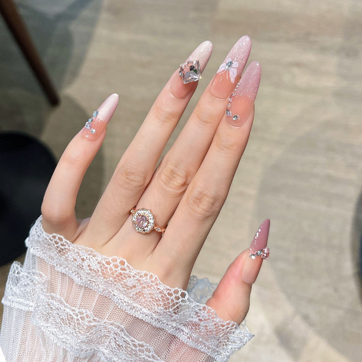 Elegant Decorative Press-On Nail Extensions with Pearls Bowlift