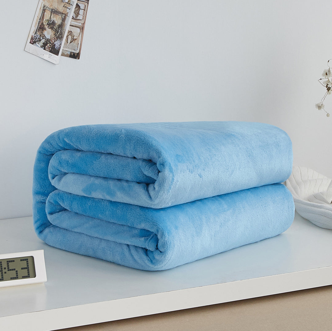 Ultra-Plush Fleece Throw Blanket Bowlift