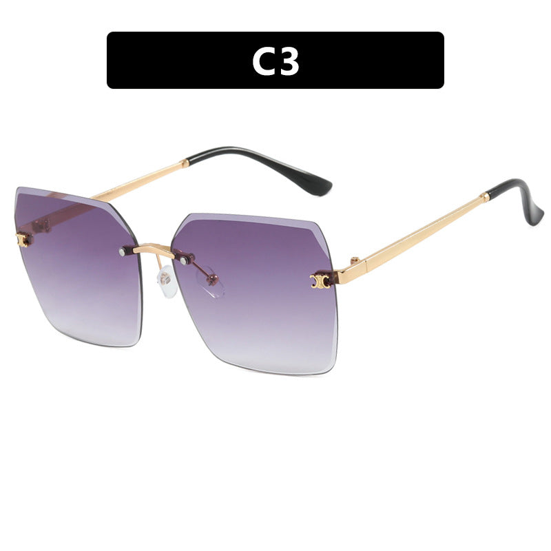 Women's square sunglasses in modern design with delicate metal frame Bowlift