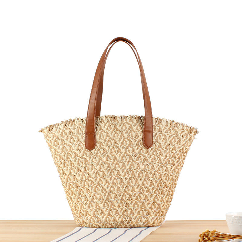 Stylish leisure tote bag made of braided natural material Bowlift
