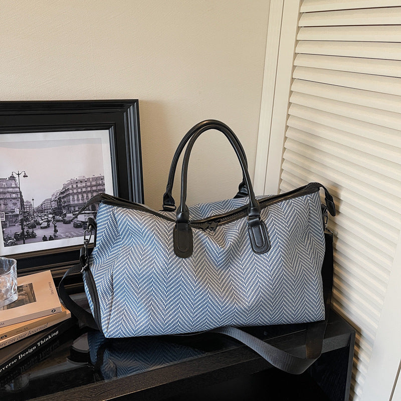 Elegant Travel Bag with Innovative Compartment Design Bowlift
