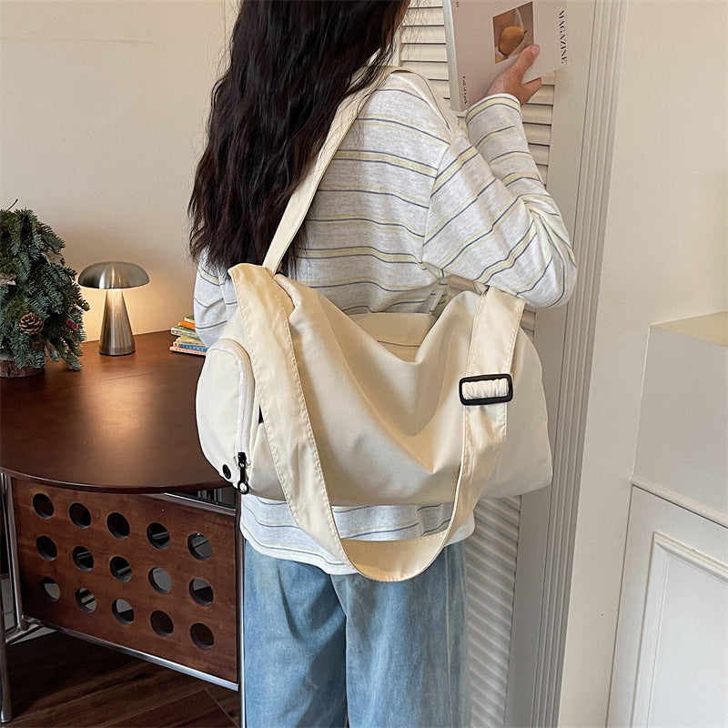 Sporty travel bag with versatile compartments Bowlift
