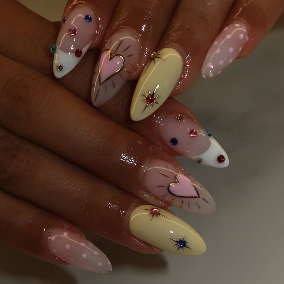 Artistic fingernails with sparkling accents Bowlift