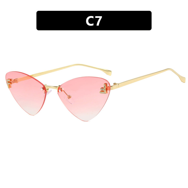 Women's extravagant Cat-Eye sunglasses with sparkling details Bowlift