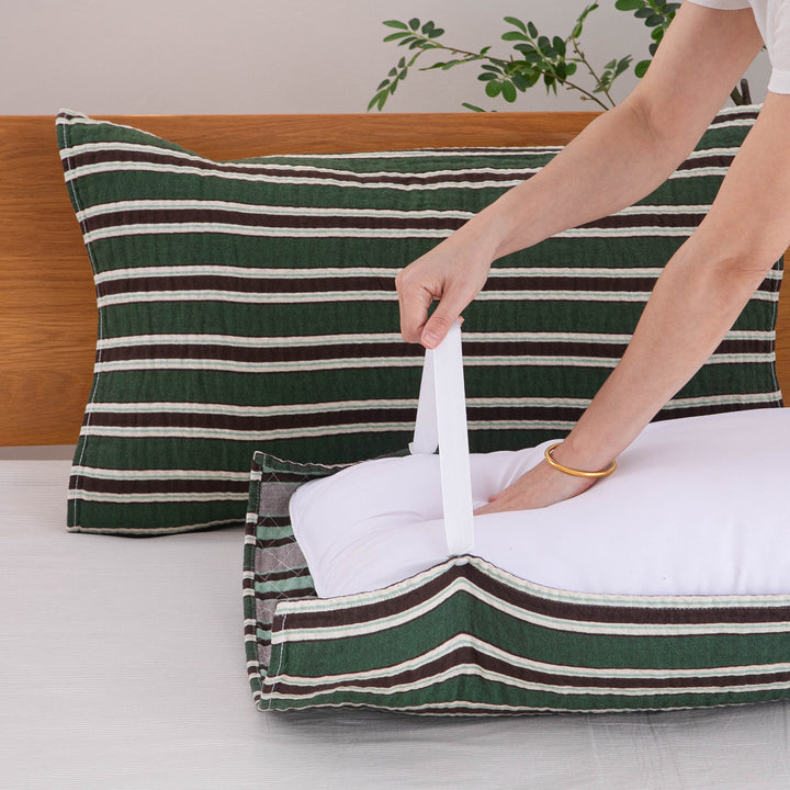 Ladies pillowcase with integrated carrying system Bowlift
