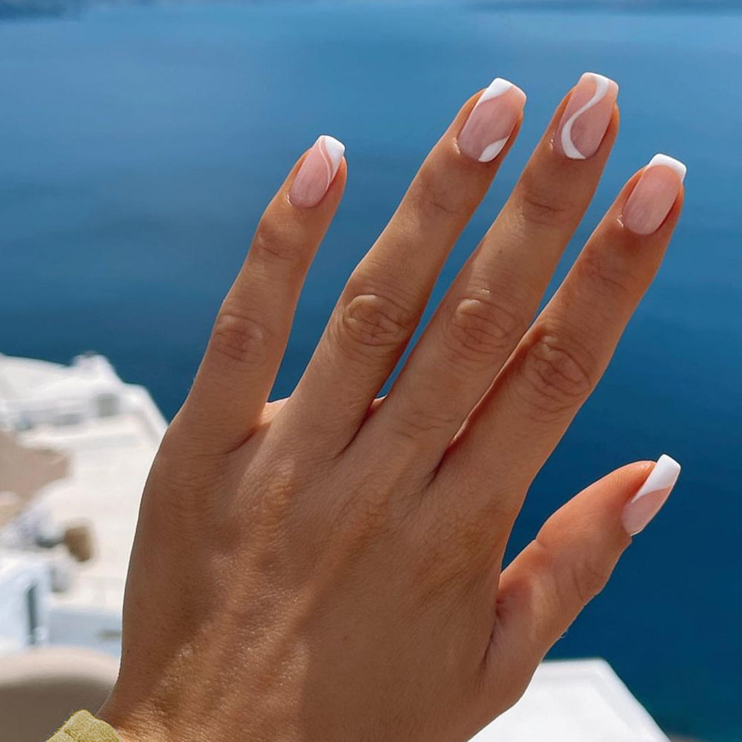 Artificial nail set with elegant French tips Bowlift