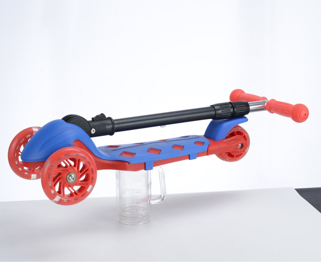 Three-Wheel Glider Scooter Bowlift