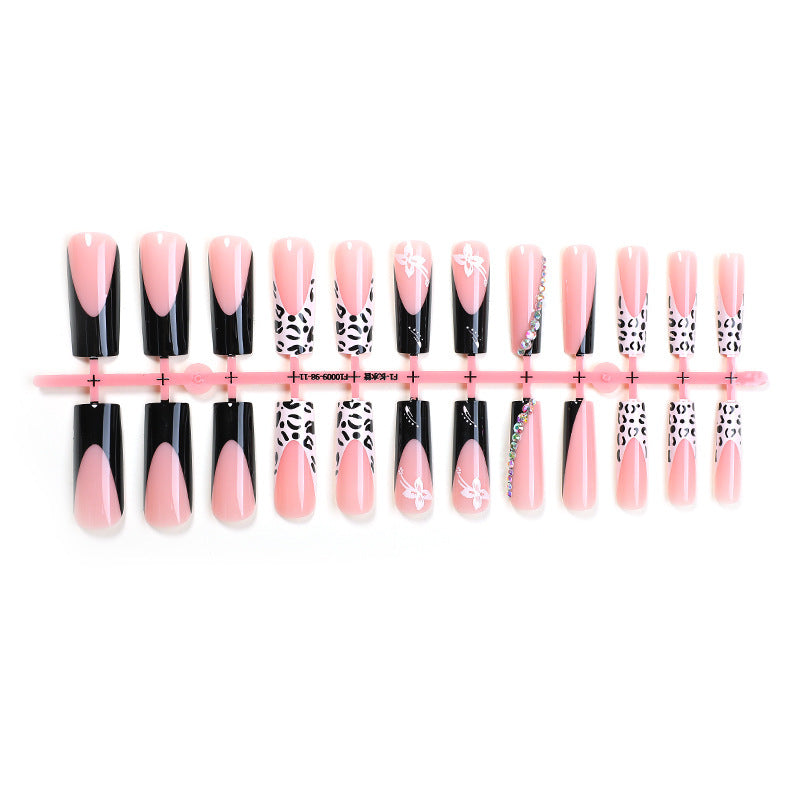 Creative nail art set with elegant black-pink design Bowlift