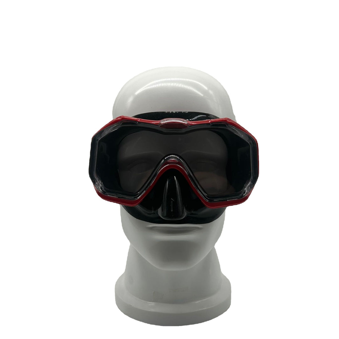 Diving mask with wide field of vision and anti-fog technology Bowlift