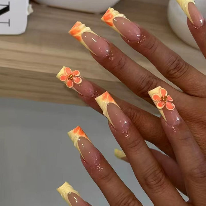 Creative Floral Press-On Nail Art Bowlift