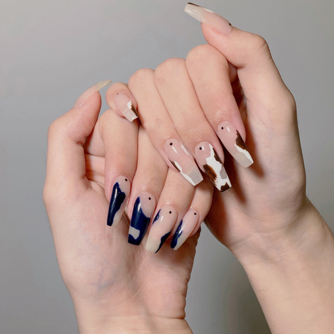 Nail art with heart and lip designs Bowlift