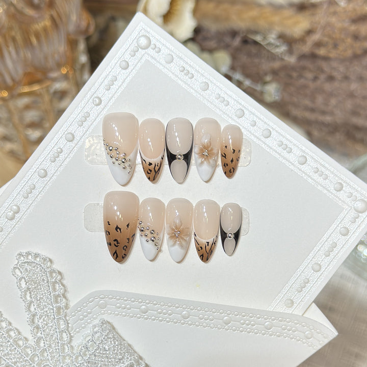 Artistic Leopard-Print Press-On Nail Set Bowlift