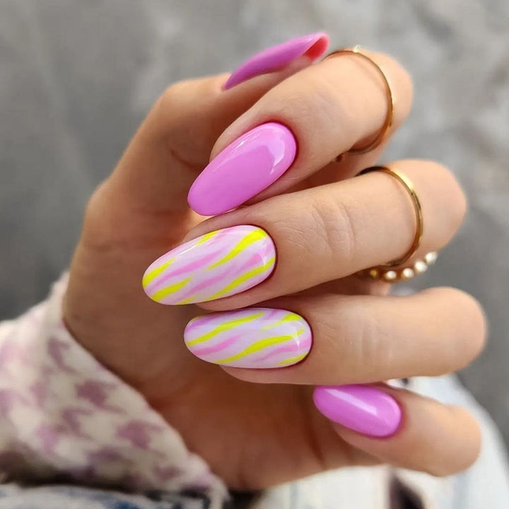 Amazing art nails with peacock feather design Bowlift