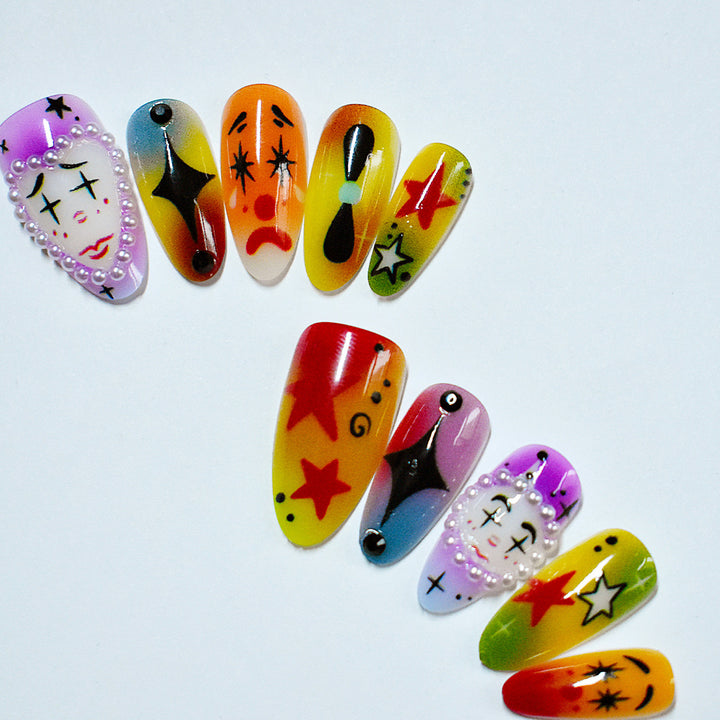 Artistic Kiss-Themed Press-On Nail Art Bowlift