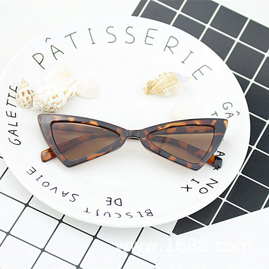 Women's fashionable Cat-Eye sunglasses with elegant design Bowlift