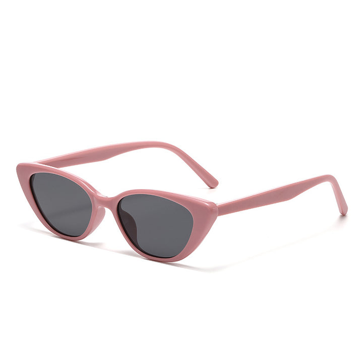 Retro-Inspired Cat Eye Sunglasses