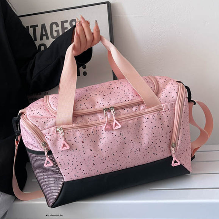 Sporty leisure bag with durable material and innovative compartment design Bowlift