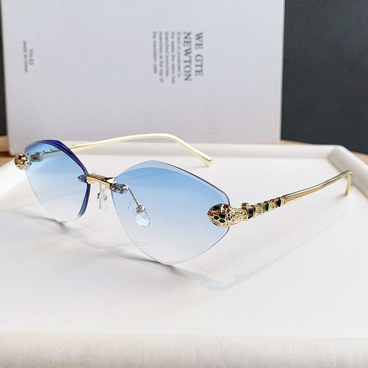 Women's Cat-Eye Sunglasses with Luxurious Jewelry Frame Bowlift