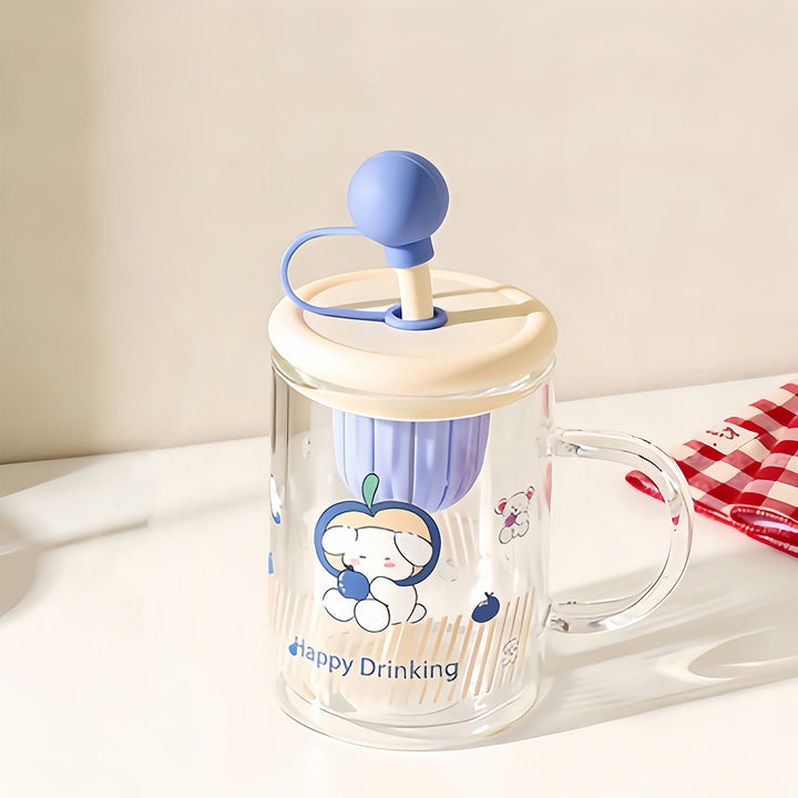 Ladies drinking glass with creative silicone lid and integrated straw Bowlift