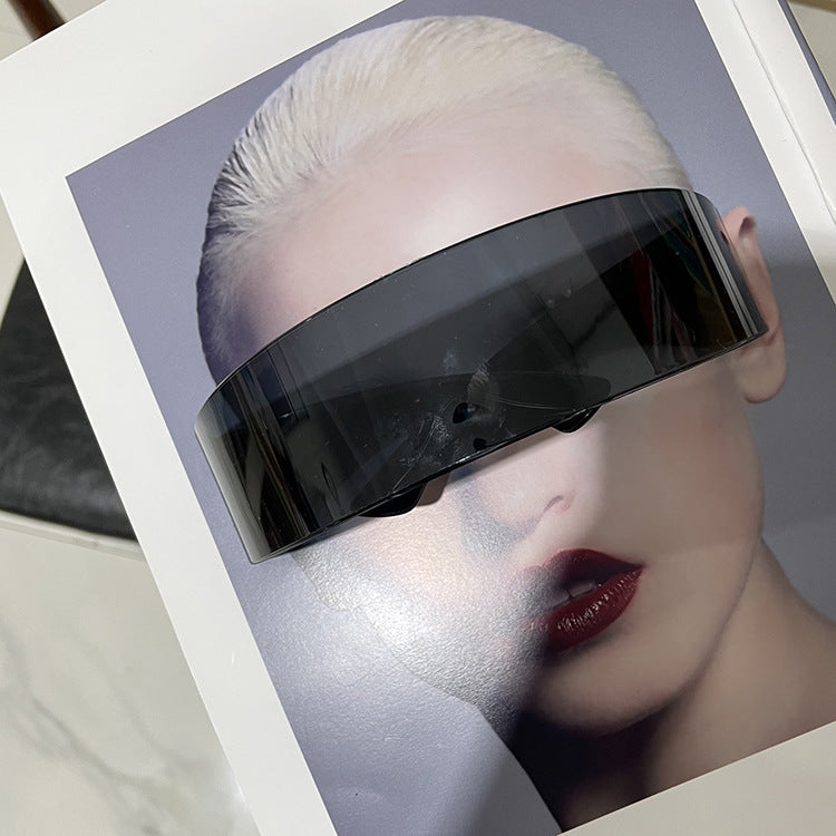 Women futuristic visor-like sunglasses Bowlift