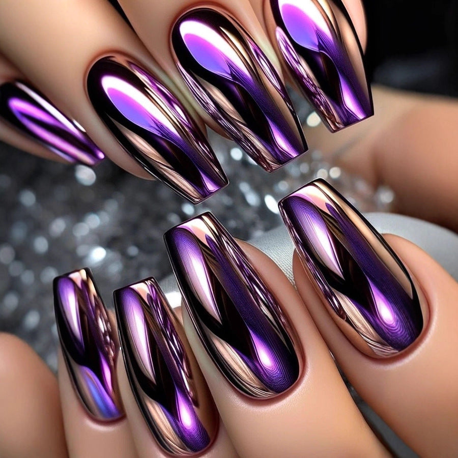 Shiny artificial nails with polarizing effect Bowlift