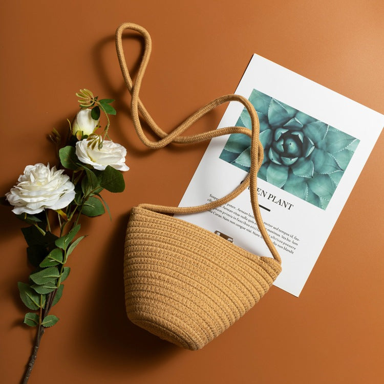 Hand-knotted handbag with stylish textile mix Bowlift