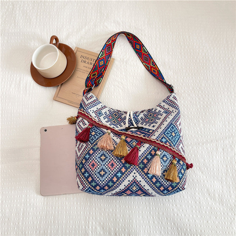 WoEthnic Patterned Flap Hobo Bag Bowlift