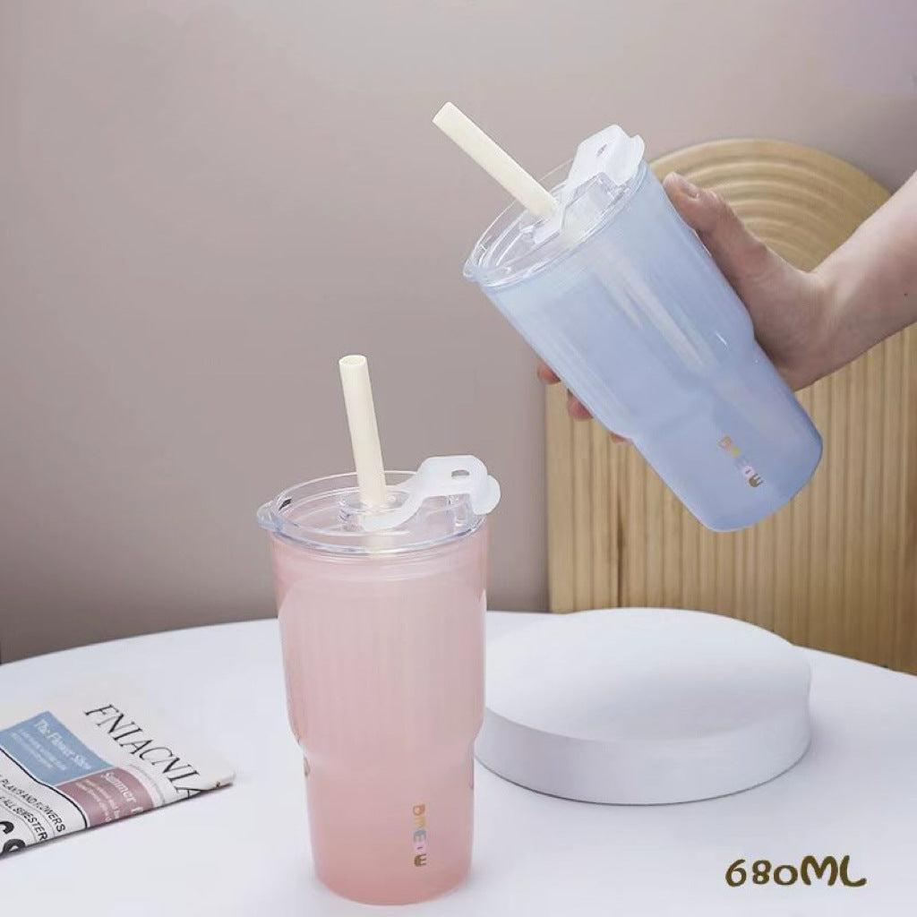 Ladies insulated drinking cup with flexible lid and silicone-coated straw Bowlift