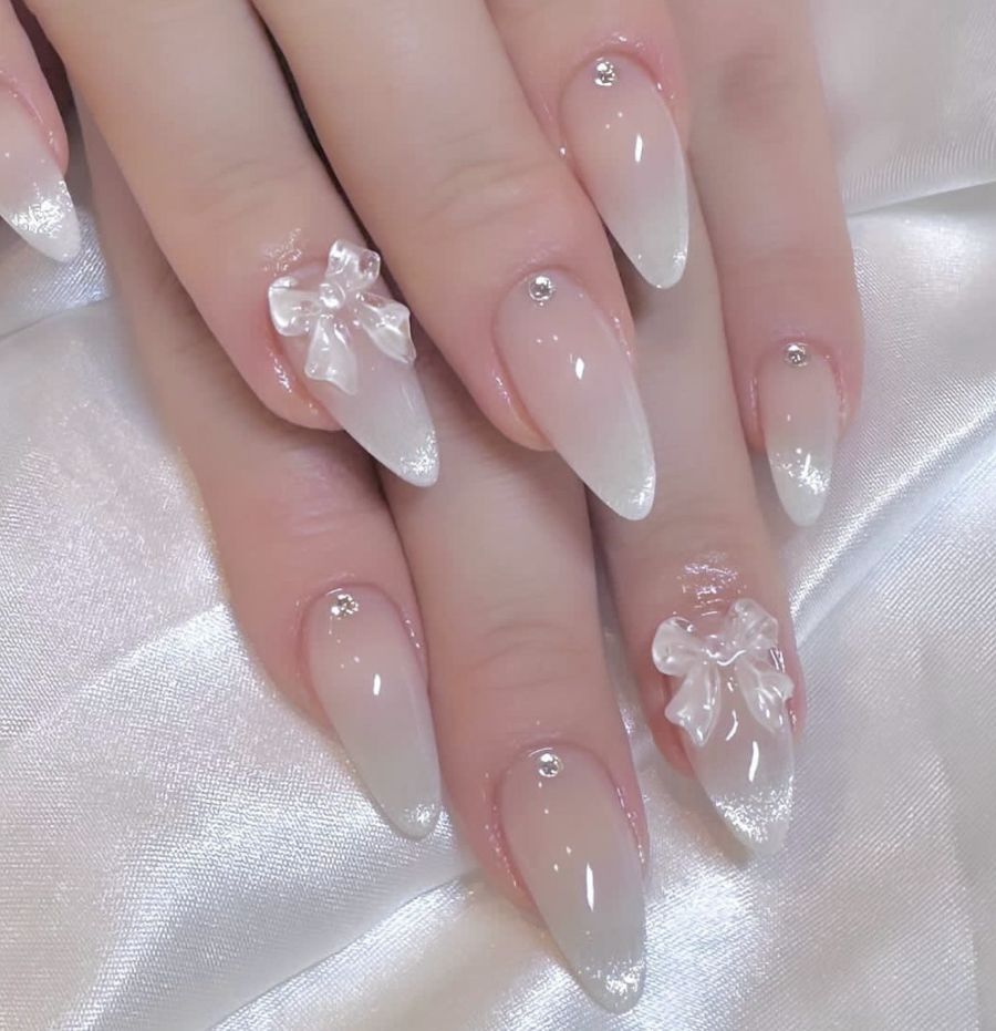 Artificial nails with modern night motif Bowlift