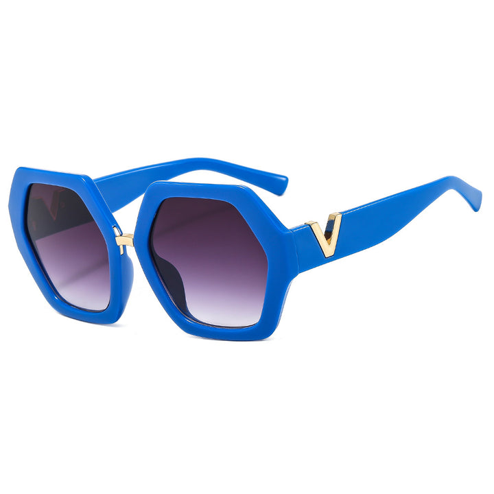 Ladies elegant sunglasses with sparkling frame Bowlift