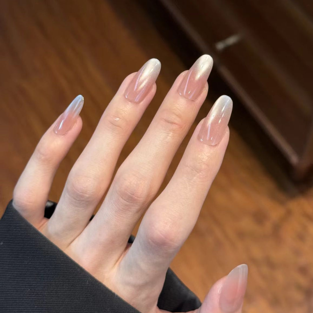 Artificial nails in elegant ombre design Bowlift