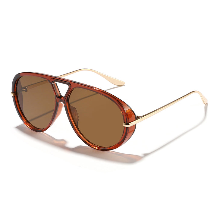 Ladies sporty sunglasses in striking pilot style Bowlift